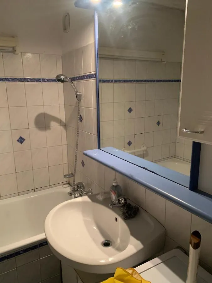 Apartment Sehr Schone Zimmer 1 In Wien Favoriten